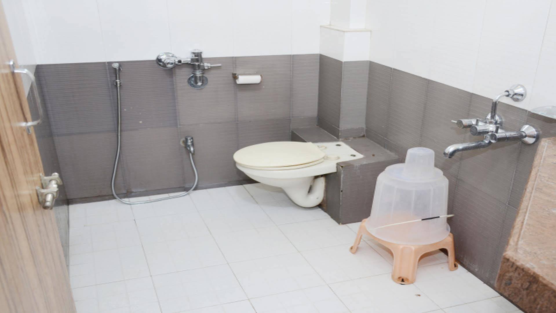 Hôtel Oyo 24197 Saptaruchi à Pimpri-Chinchwad Extérieur photo