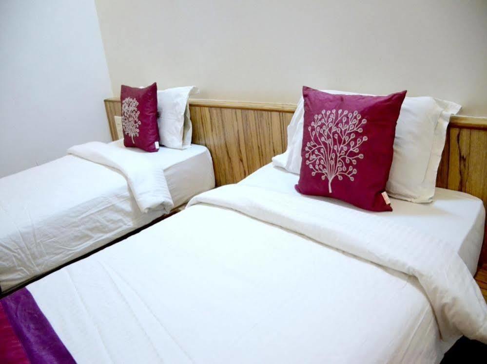 Hôtel Oyo 24197 Saptaruchi à Pimpri-Chinchwad Extérieur photo