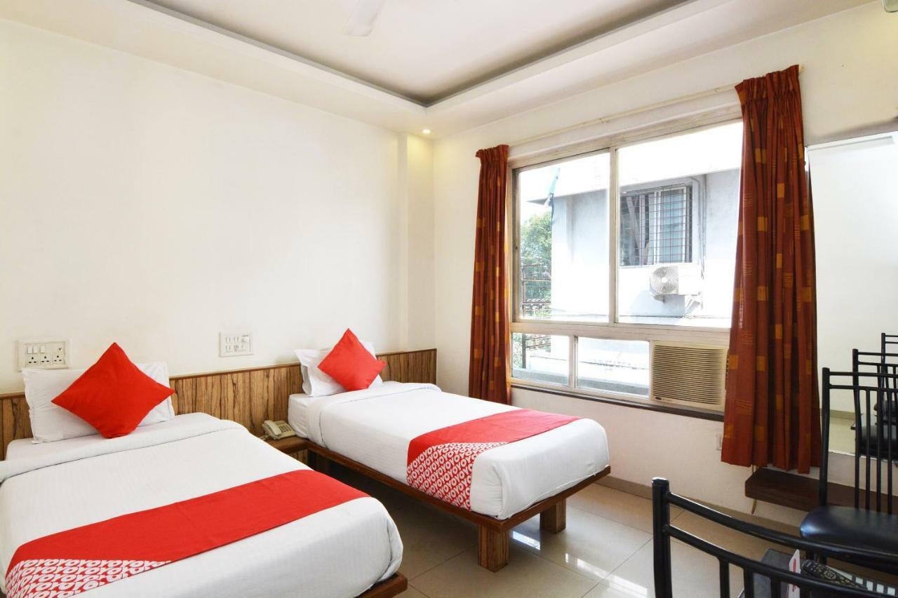 Hôtel Oyo 24197 Saptaruchi à Pimpri-Chinchwad Extérieur photo