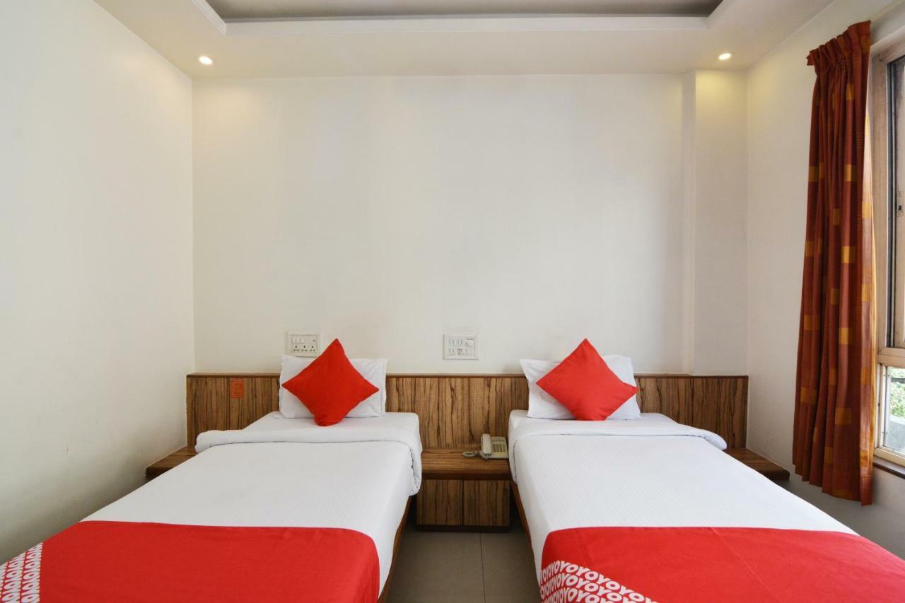 Hôtel Oyo 24197 Saptaruchi à Pimpri-Chinchwad Extérieur photo