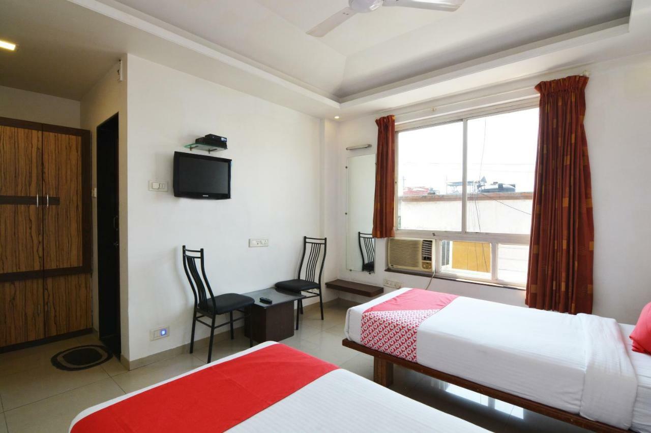 Hôtel Oyo 24197 Saptaruchi à Pimpri-Chinchwad Extérieur photo