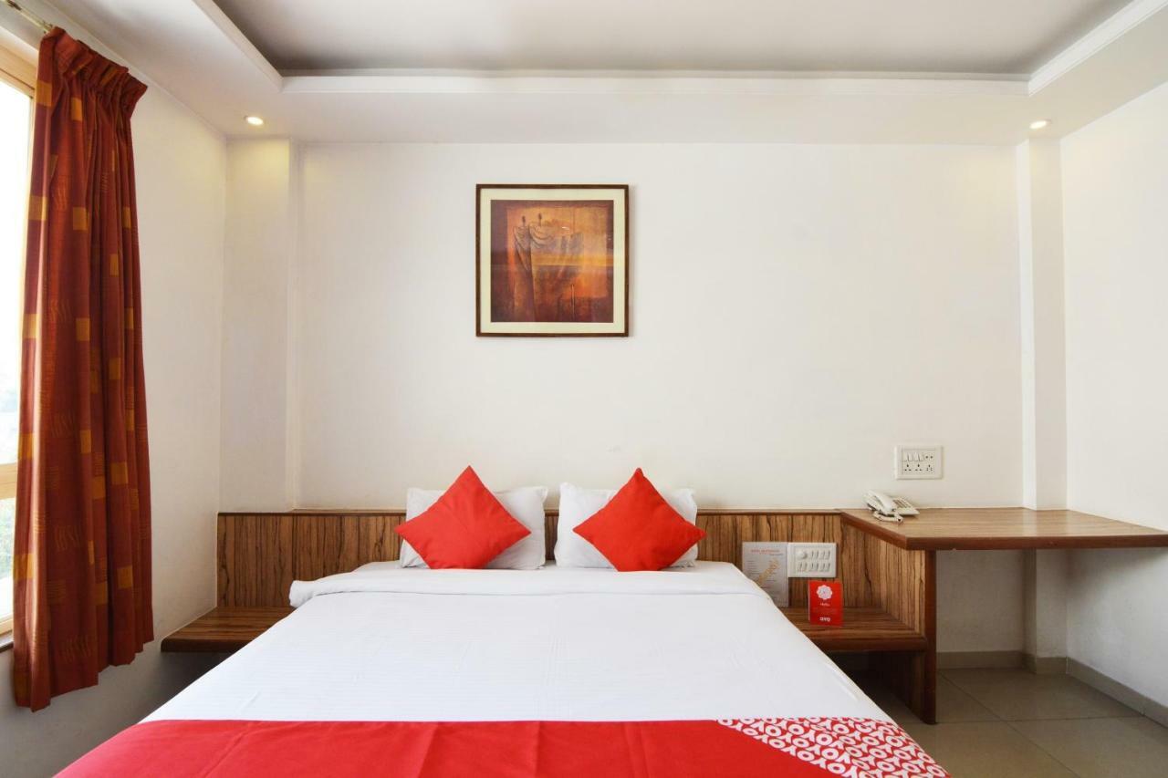 Hôtel Oyo 24197 Saptaruchi à Pimpri-Chinchwad Extérieur photo